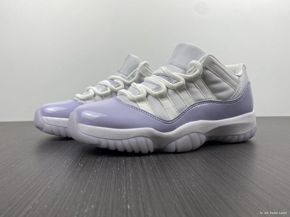 AH7860-101 Air “Pure 11 Violet” Jordan Low 0405